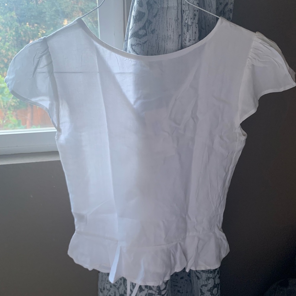 Elegant White Ruched Top - Picture 3 of 6